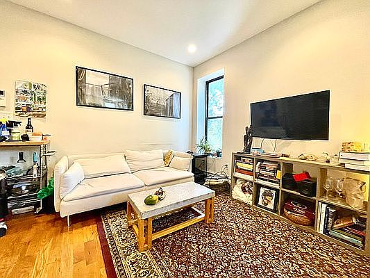 2nd image of 139 Stuyvesant Ave #2