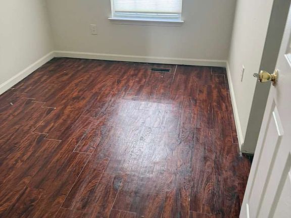 3rd image of 3640 Derby Shire Cir
