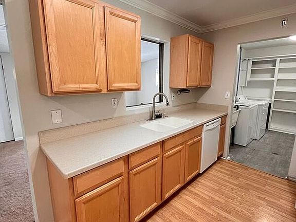 4th image of 2420 Walce Dr
