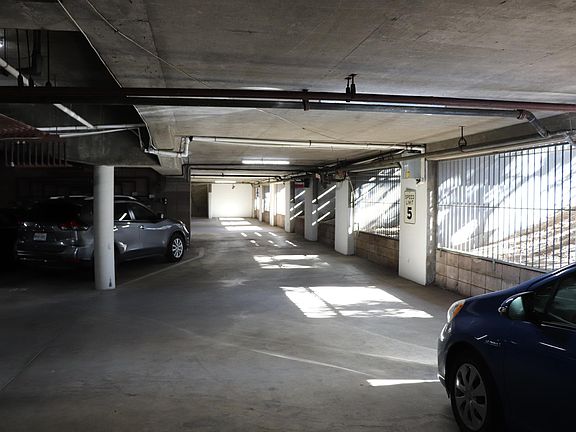 Del Mar Townhomes - Garage -Covered Parking