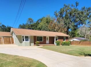 411 Davis Dr, Centerville, GA 31028