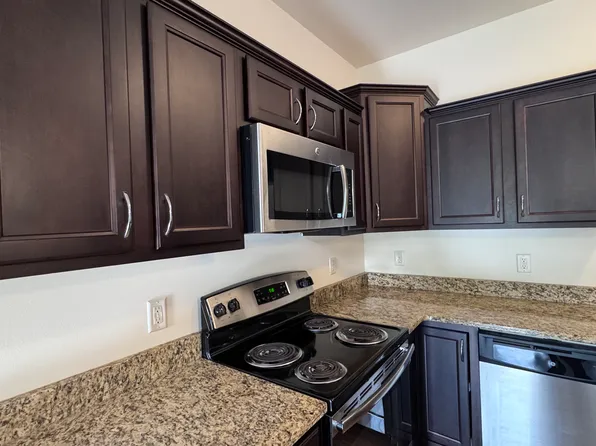 Holly Tree Apartments
