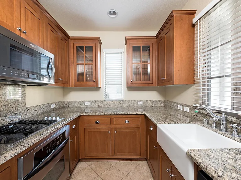 1270 Dahlia Loop — Photo 4