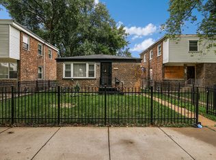 334 W 42nd Pl, Chicago, IL