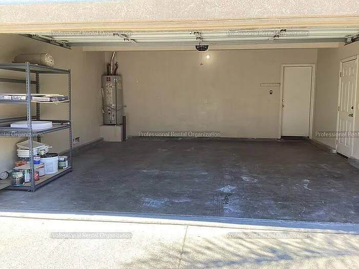 2921 W Creek Ln — Photo 25