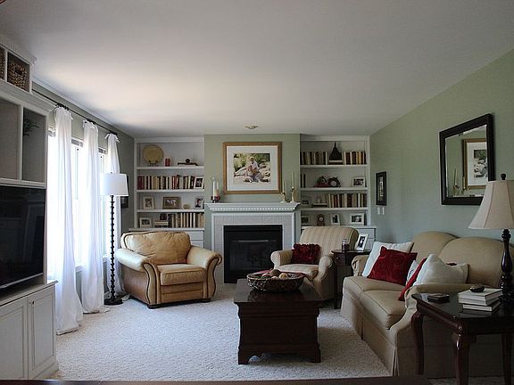 Spacious living room