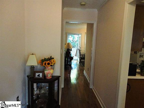 5th image of 40 Wood Pointe Dr Unit 20