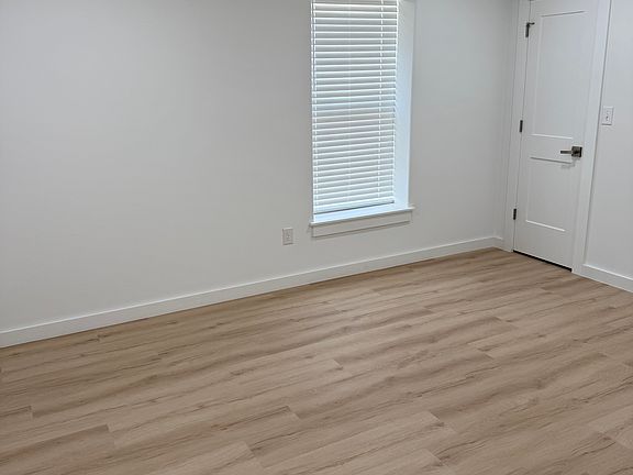 4th image of 2000 Gulf Terrace Dr Unit D