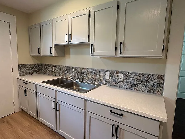 2134 Queens Hwy — Photo 11