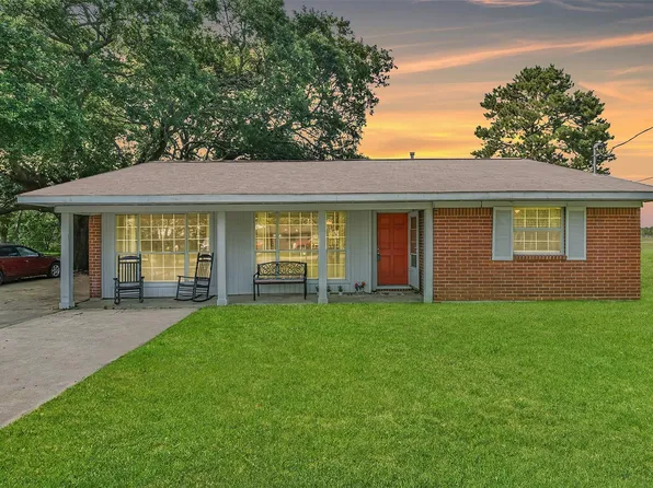 107 Sunset Heights Ave, Dayton, TX 77535