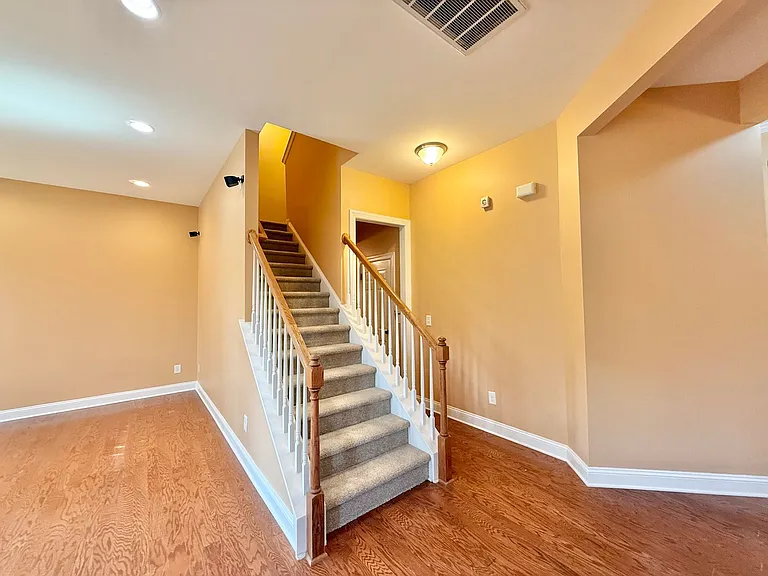 1140 Litchborough Way — Photo 16