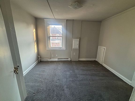 5th image of 7274 Radbourne Rd