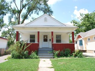 914 Yeoman St, Waukegan, IL 60085