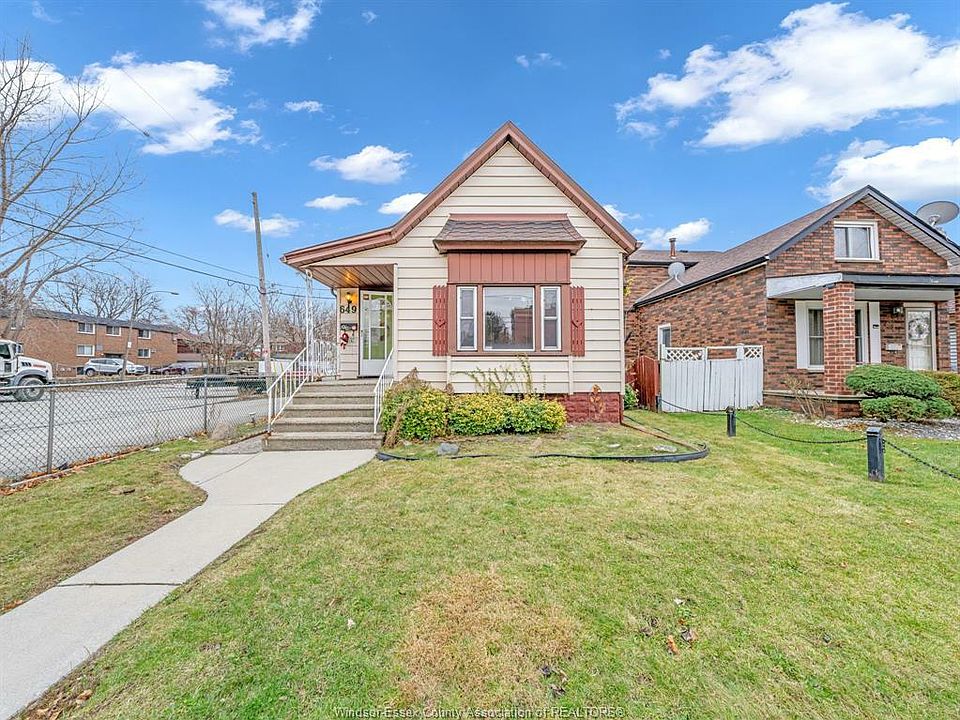 1st image of 649 Cataraqui St