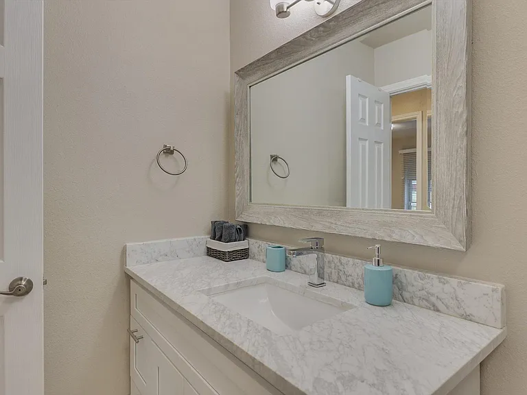 2116 Newcastle Cir — Photo 26