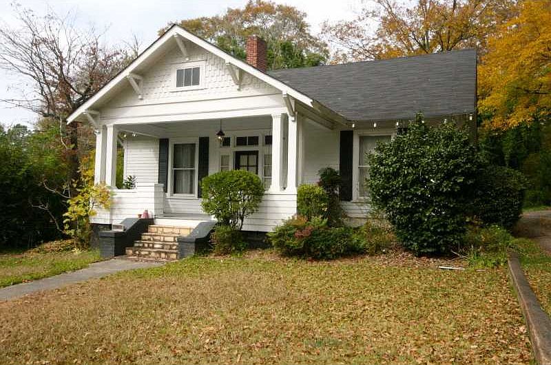 1st image of 209 E 11th St SE