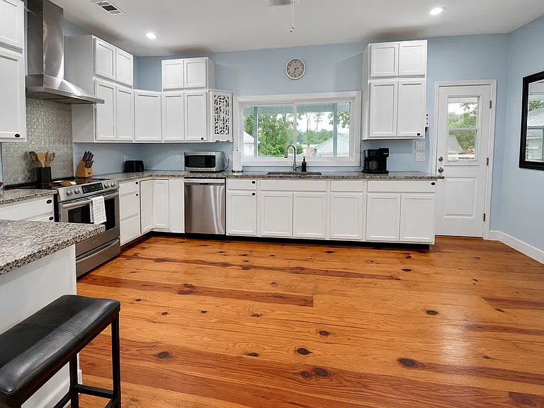 107 S Lake Dr — Photo 15