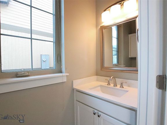 3rd image of 3065 Lori Ln