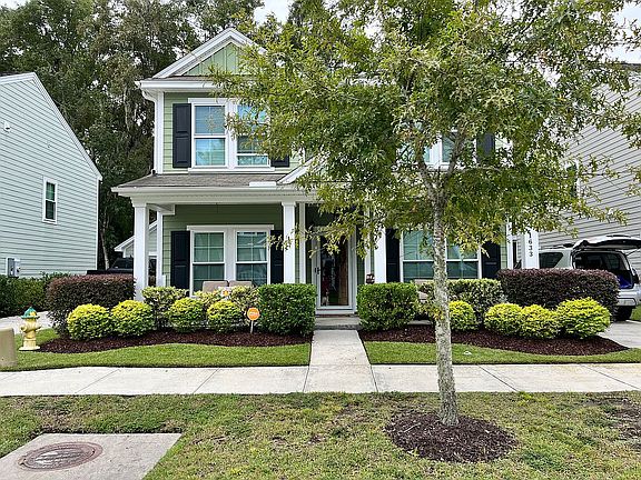 5th image of 1633 Sparkleberry Ln