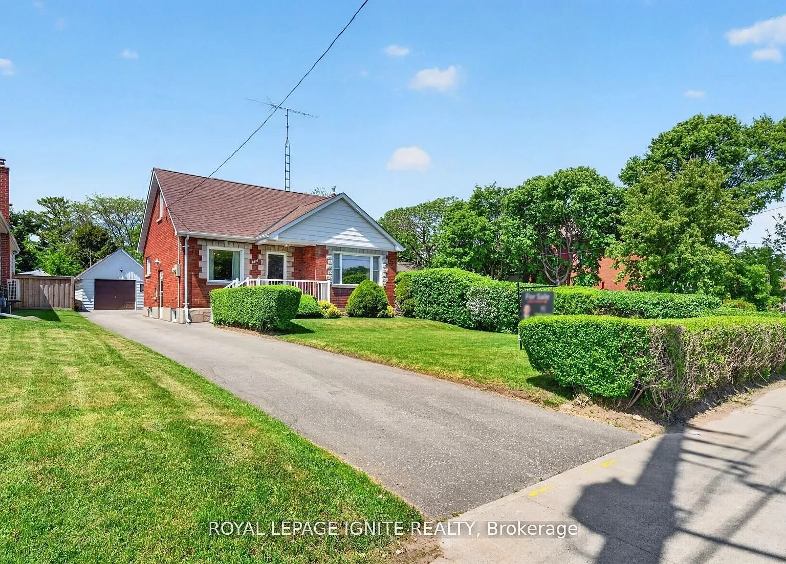 4 bed, $2,850 — Photo 1