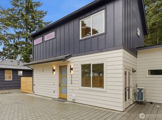 9725 Evanston Ave N UNIT B, Seattle, WA 98103