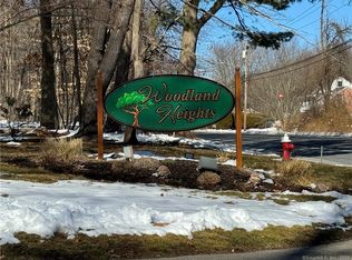 90 Woodland Dr #90, Cromwell, CT 06416