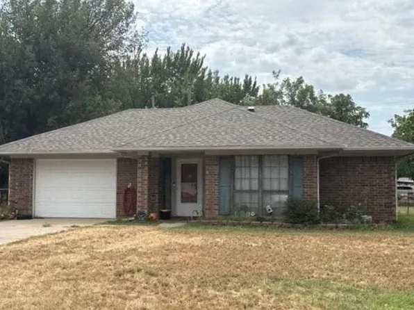 301 SE 1st St, Tuttle, OK 73089