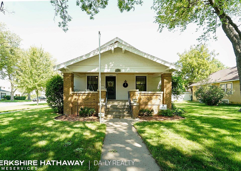 1524 W Division St Grand Island NE 68801 Zillow   8a7093301ea0f4c977bba9ce403d0ea1 Cc Ft 960 