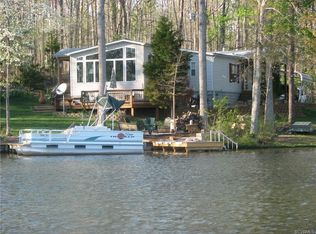 33 Lake Dr, Columbia, VA 23038