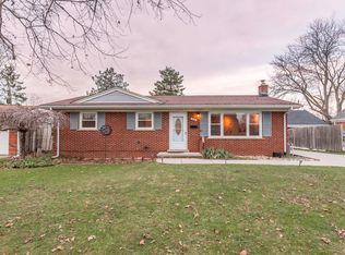 2504 Sequoia Pkwy, Ann Arbor, MI 48103