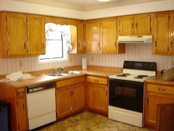 3rd image of 472 Geeseway Dr