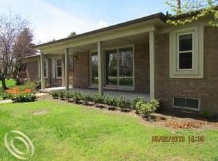 49110 Conway Ct, Shelby Township, MI 48315