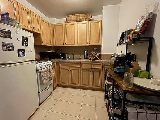 1st image of 165 Christopher St APT 3AA