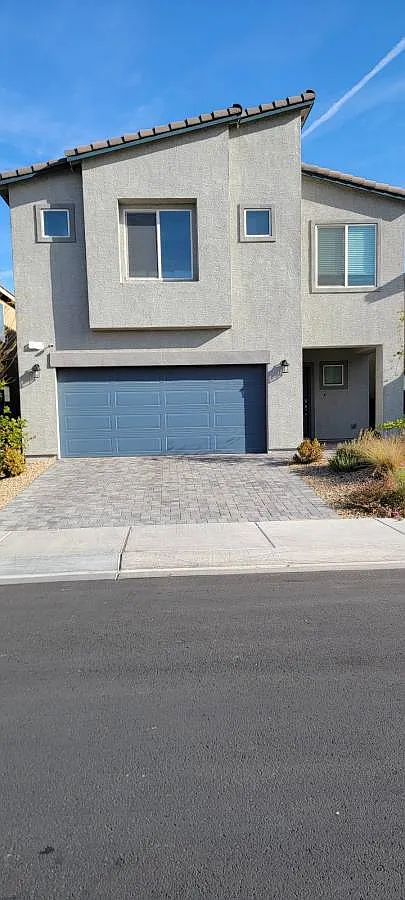 4 bed, 2.5 bath, 2432 sqft, $850 — Photo 3