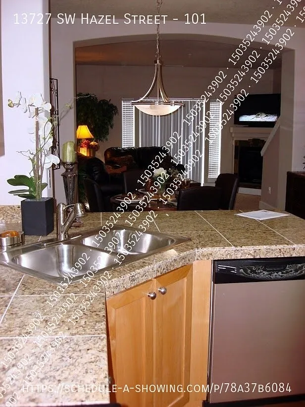 3bdrm 2.5bth Condo End Unit(Xtra Windows), Garage, Fp, Wd Hook Up, Stove & Furnace All Gas — Photo 4