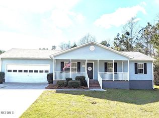 104 Freeport Ct, Hubert, NC 28539