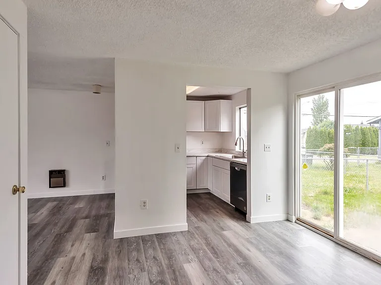 1702 C St SE #B — Photo 6