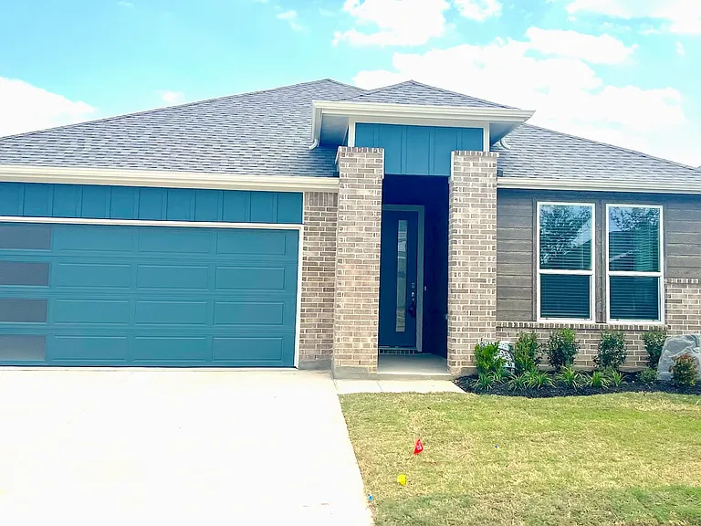 1717 Sparrow St — Photo 2