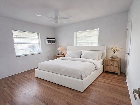5th image of 1911 Taft St #1