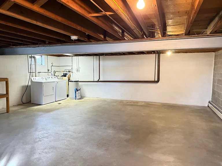 15 E Market St — Photo 14