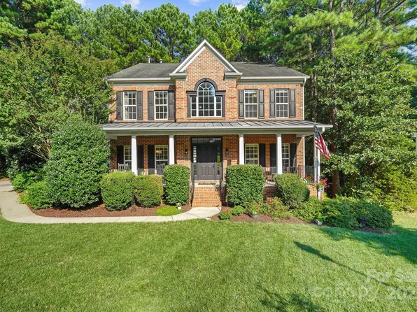 409 Stonewater Bay Ln, Mount Holly, NC 28120