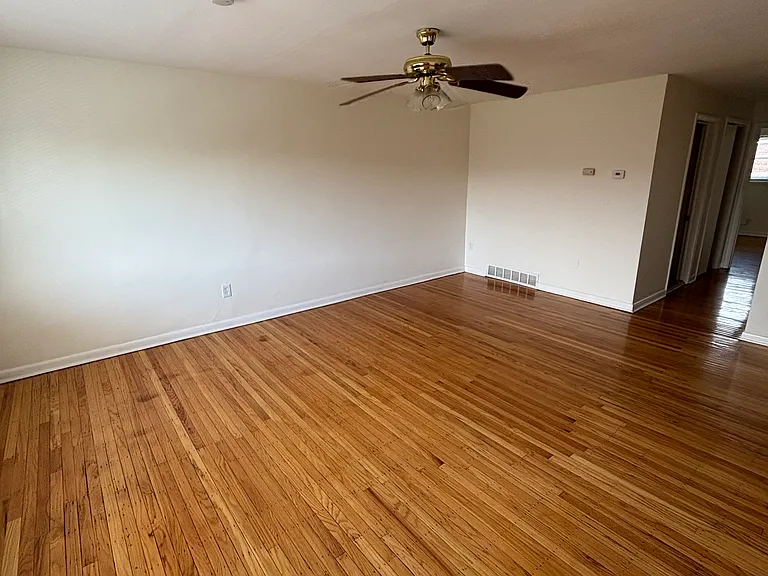 321 Chapel Ave #B — Photo 1