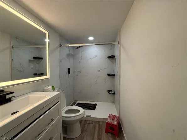 8326 Breeze DR, NORTH FORT MYERS, FL 33917