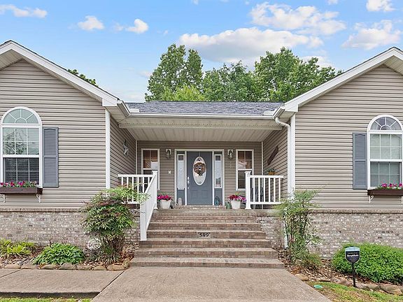 3rd image of 589 Barton Place