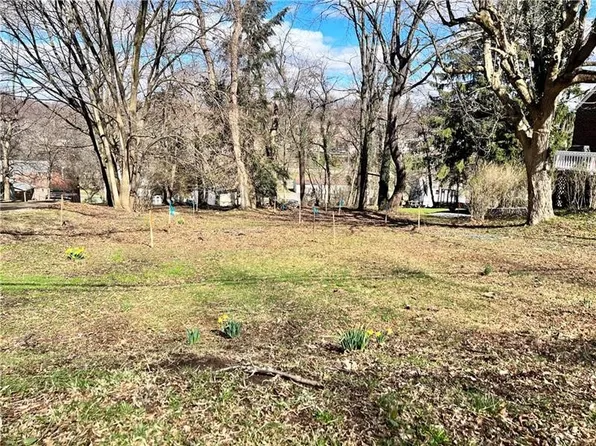 2302 Longcrest Ave, Bethel Park, PA 15102