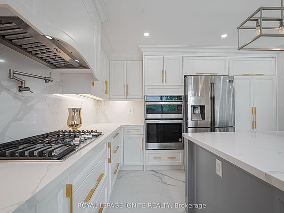 4th image of 69 Raeview Dr