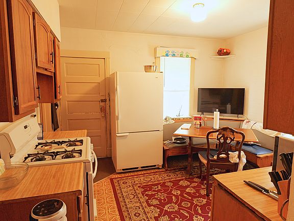5th image of 7439 W 56th St