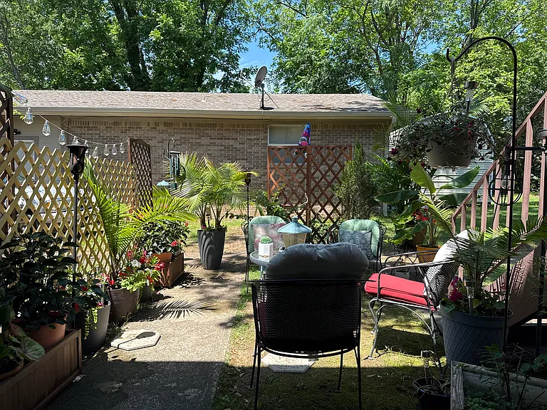 Outdoor space, enjoy serenity right in the city