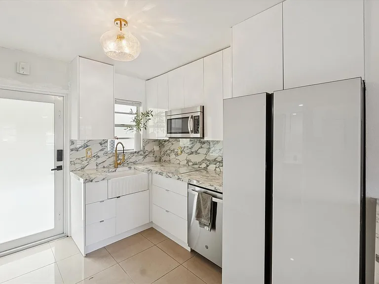 851 Meridian Ave #33 — Photo 3