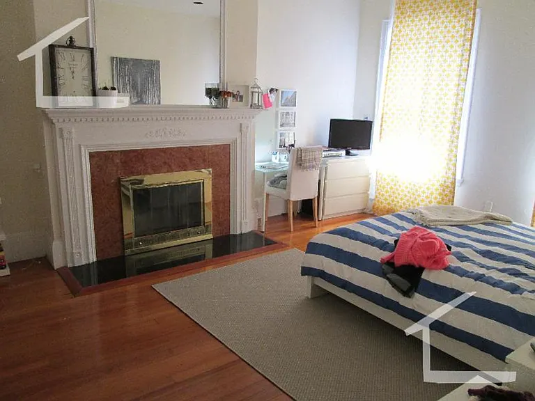 1682 Beacon St #A3 — Photo 4